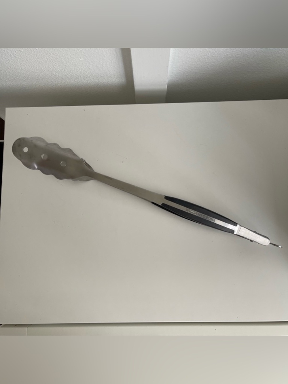 Williams Sonoma Tongs 18" Heavy Duty  Stainless Steel Clamshell Locking Grill